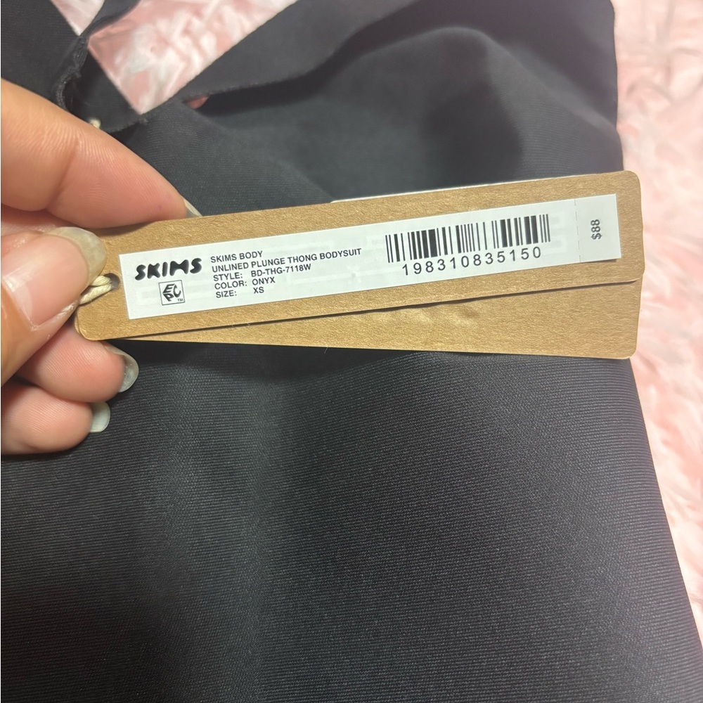 Skims body unlined Plunge bodysuit NWT - Picture 7 of 9